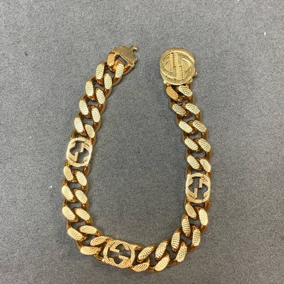 Gucci Interlocking G Gold Tone Curb Link Bracelet - Picture 7 of 8